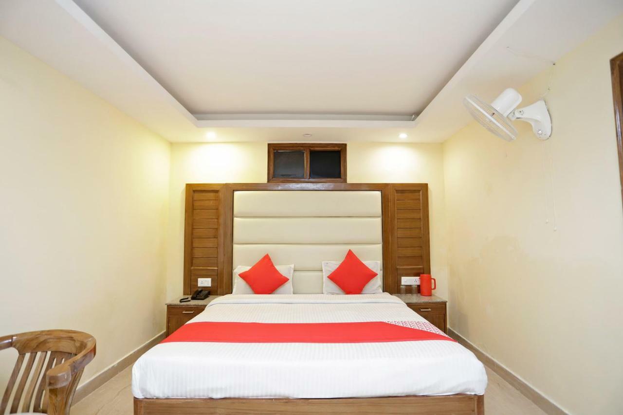 מוסורי Oyo 39066 Hotel Star View מראה חיצוני תמונה