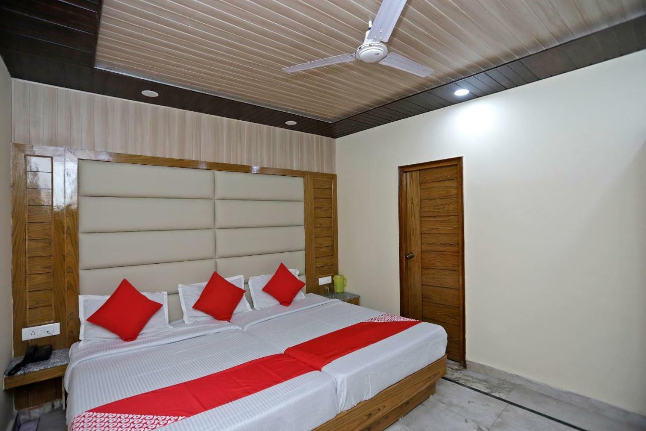 מוסורי Oyo 39066 Hotel Star View מראה חיצוני תמונה