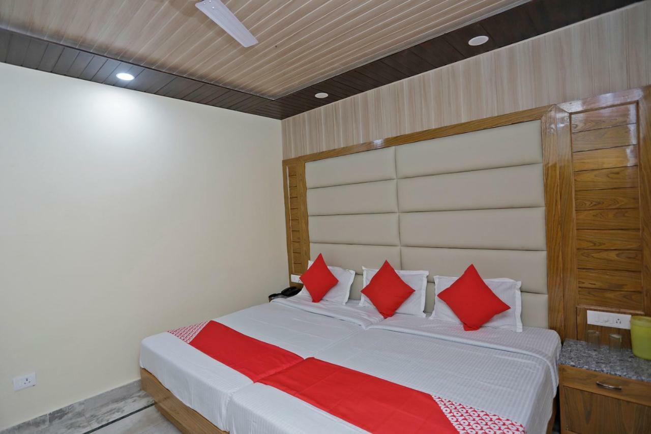 מוסורי Oyo 39066 Hotel Star View מראה חיצוני תמונה