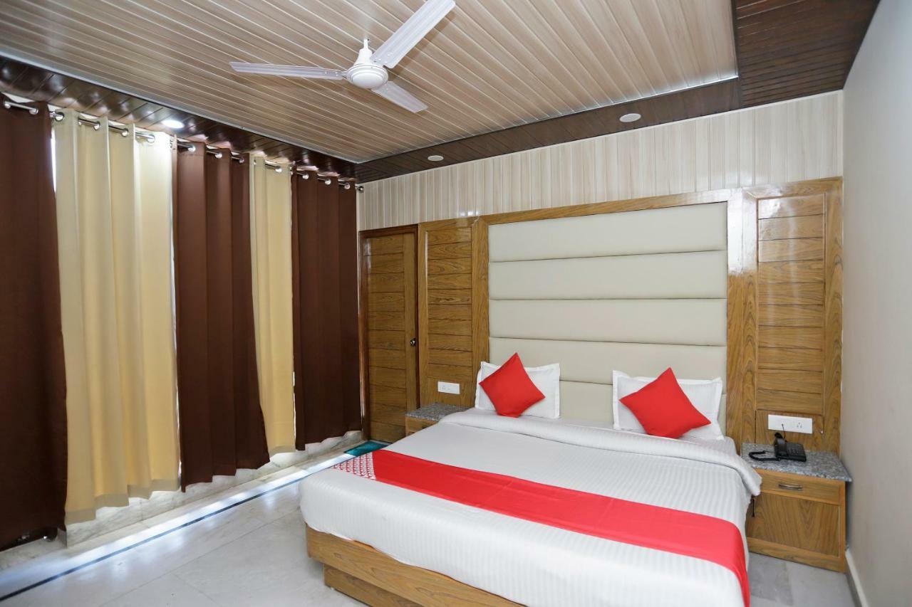 מוסורי Oyo 39066 Hotel Star View מראה חיצוני תמונה