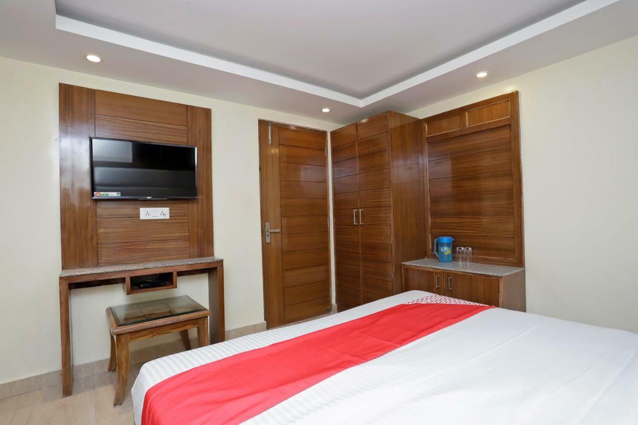 מוסורי Oyo 39066 Hotel Star View מראה חיצוני תמונה