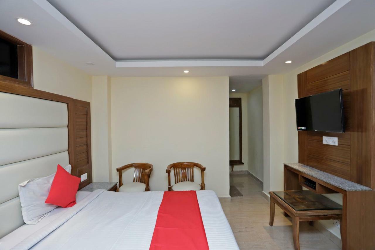 מוסורי Oyo 39066 Hotel Star View מראה חיצוני תמונה
